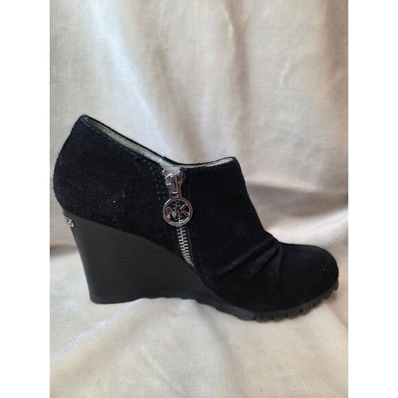 Michael Kors Norma Black Suede Women's Ankle Boots. Wedge Heel Zipper SZ 6.5M - Picture 6 of 10